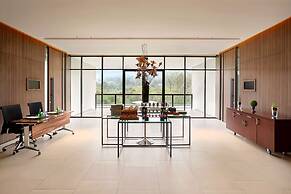 Royal Tulip Gunung Geulis Resort and Golf