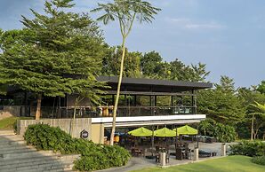 Royal Tulip Gunung Geulis Resort and Golf