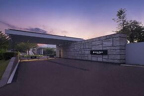 Royal Tulip Gunung Geulis Resort and Golf