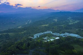 Royal Tulip Gunung Geulis Resort and Golf