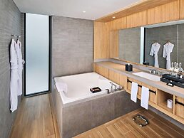 Royal Tulip Gunung Geulis Resort and Golf