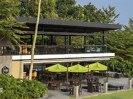 Royal Tulip Gunung Geulis Resort and Golf