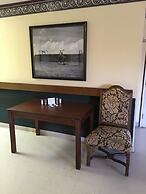 Reddy Inn and Suites