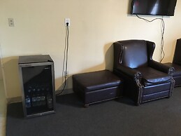 Reddy Inn and Suites