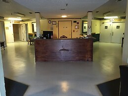 Reddy Inn and Suites