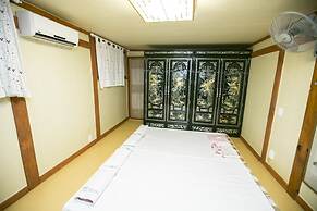 Bukchonmaru Hanok Guesthouse