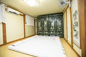 Bukchonmaru Hanok Guesthouse