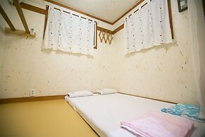 Bukchonmaru Hanok Guesthouse