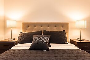 Life Suites - Fort York Central Condo