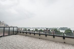 Life Suites - Fort York Central Condo