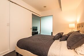 Life Suites - Fort York Central Condo
