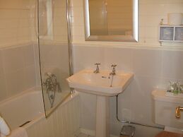 Plas Maenan Country House