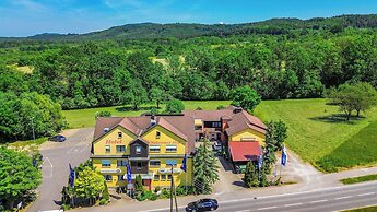 Hotel Nehrener Hof