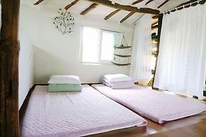 Unnie Guesthouse - Hostel