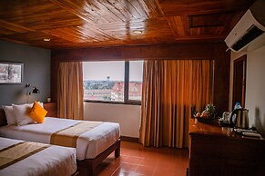 Pakse Hotel & Restaurant