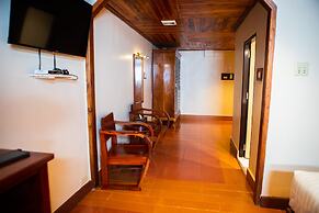 Pakse Hotel & Restaurant