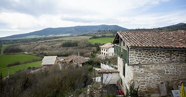 Casa Rural de Pobes Lagun Etxea