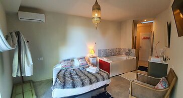 Les Suites - Adults Only