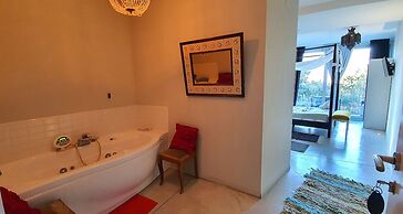 Les Suites - Adults Only