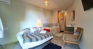 Les Suites - Adults Only