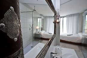 Les Suites - Adults Only