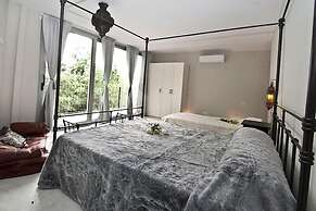 Les Suites - Adults Only