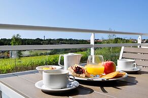 Golden Tulip Pornic Suites
