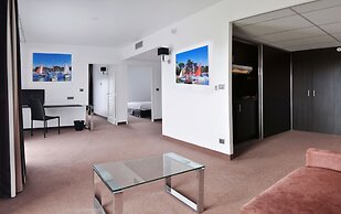 Golden Tulip Pornic Suites
