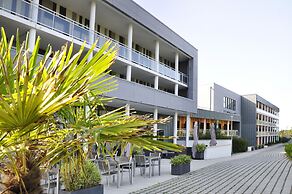 Golden Tulip Pornic Suites