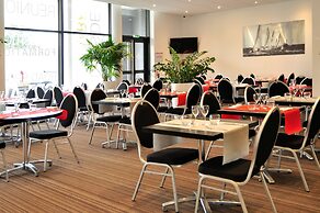 Golden Tulip Pornic Suites