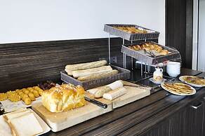 Golden Tulip Pornic Suites