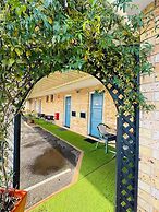 Town & Country Motor Inn