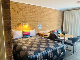 Town & Country Motor Inn