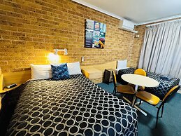 Town & Country Motor Inn