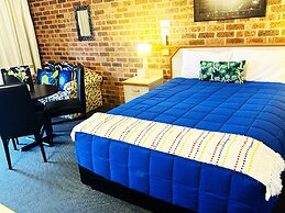 Town & Country Motor Inn