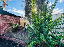 Town & Country Motor Inn