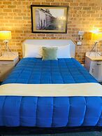 Town & Country Motor Inn