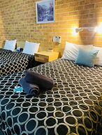 Town & Country Motor Inn