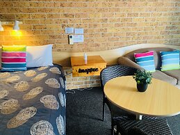 Town & Country Motor Inn