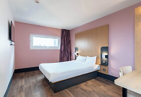 B&B HOTEL Lille Roubaix Campus Gare
