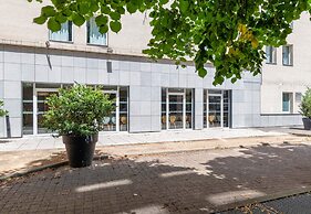 B&B HOTEL Lyon Caluire Cité Internationale