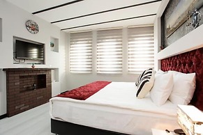 Taksim Doorway Suites