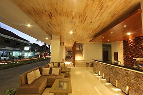 Grand La Walon Hotel