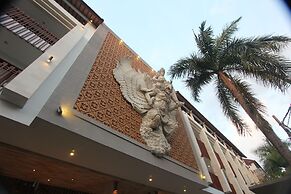 Grand La Walon Hotel