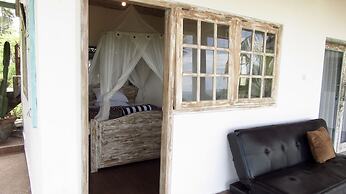 Dikaloha Medewi Surfcamp