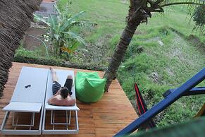 Dikaloha Medewi Surfcamp