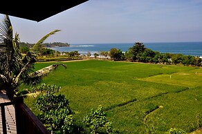 Dikaloha Medewi Surfcamp