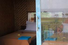 Dikaloha Medewi Surfcamp