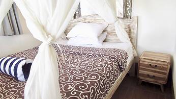 Dikaloha Medewi Surfcamp