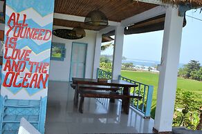 Dikaloha Medewi Surfcamp